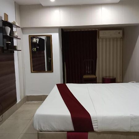 Helen One Hotel Lahore Extérieur photo