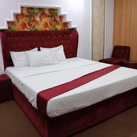 Helen One Hotel Lahore Extérieur photo